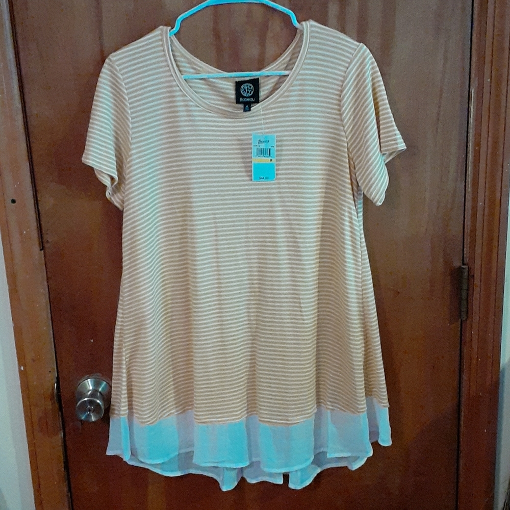 Bobeau Women's shirt Size Medium New With Tags